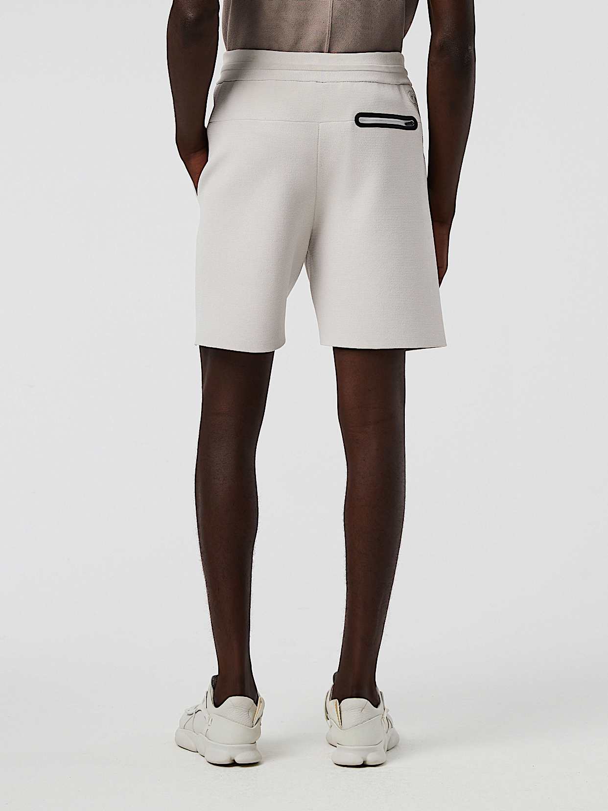 入荷中 POSOS | Shorts Knit Performance V2.Y6.01 AlphaTauri | パンツ